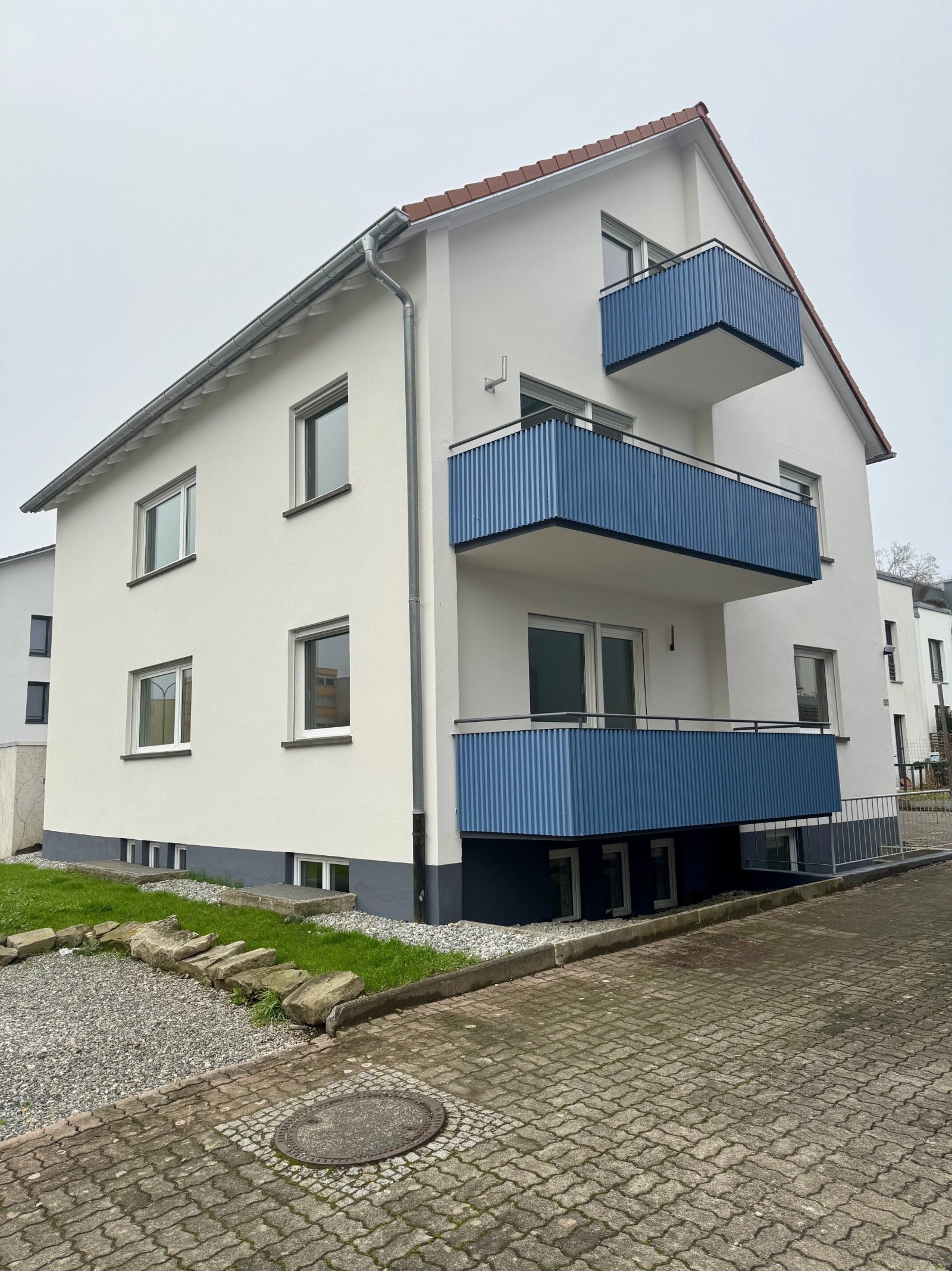 2-Zimmer-Wohnung -Souterrain- ,EBK -Komplett Saniert- Erbbauzins monatlich ca. 23.-€ 2-Zimmer-Wohnung -Souterrain- ,EBK -Komplett Saniert- Erbbauzins monatlich ca. 23.-€